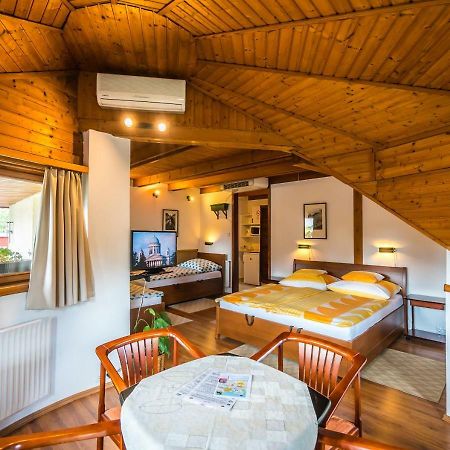 Szent Kristof Panzio Hotel Esztergom Buitenkant foto