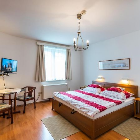 Szent Kristof Panzio Hotel Esztergom Buitenkant foto