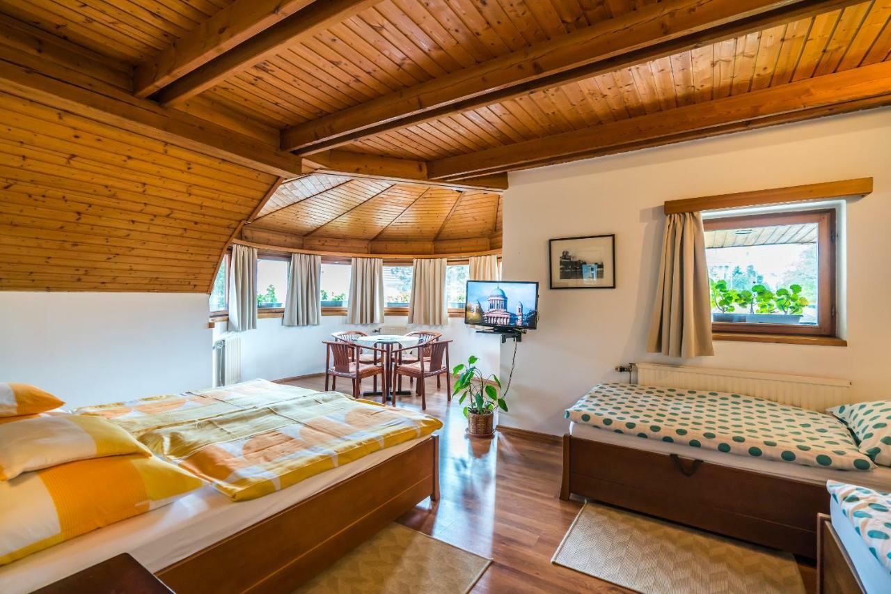 Szent Kristof Panzio Hotel Esztergom Buitenkant foto