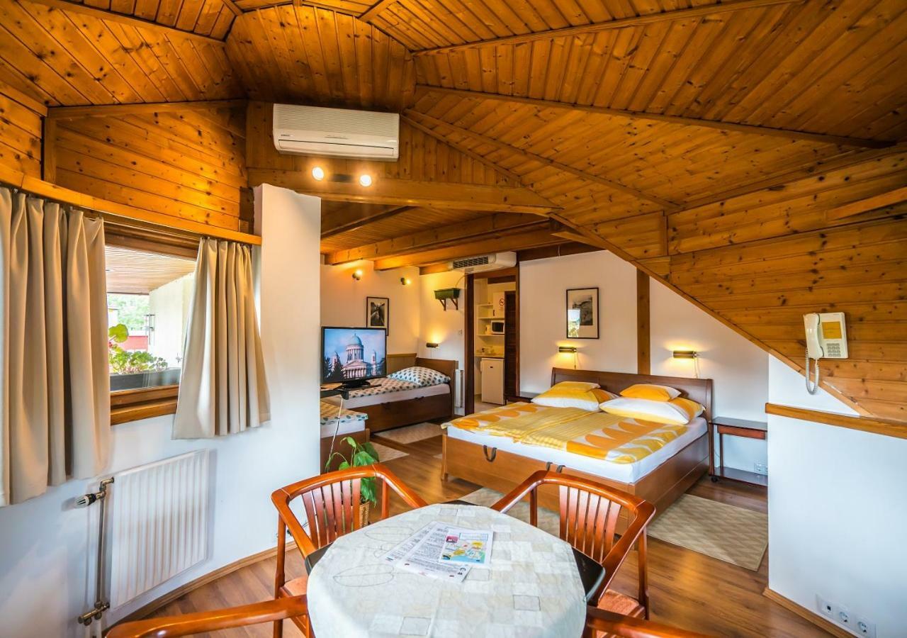 Szent Kristof Panzio Hotel Esztergom Buitenkant foto