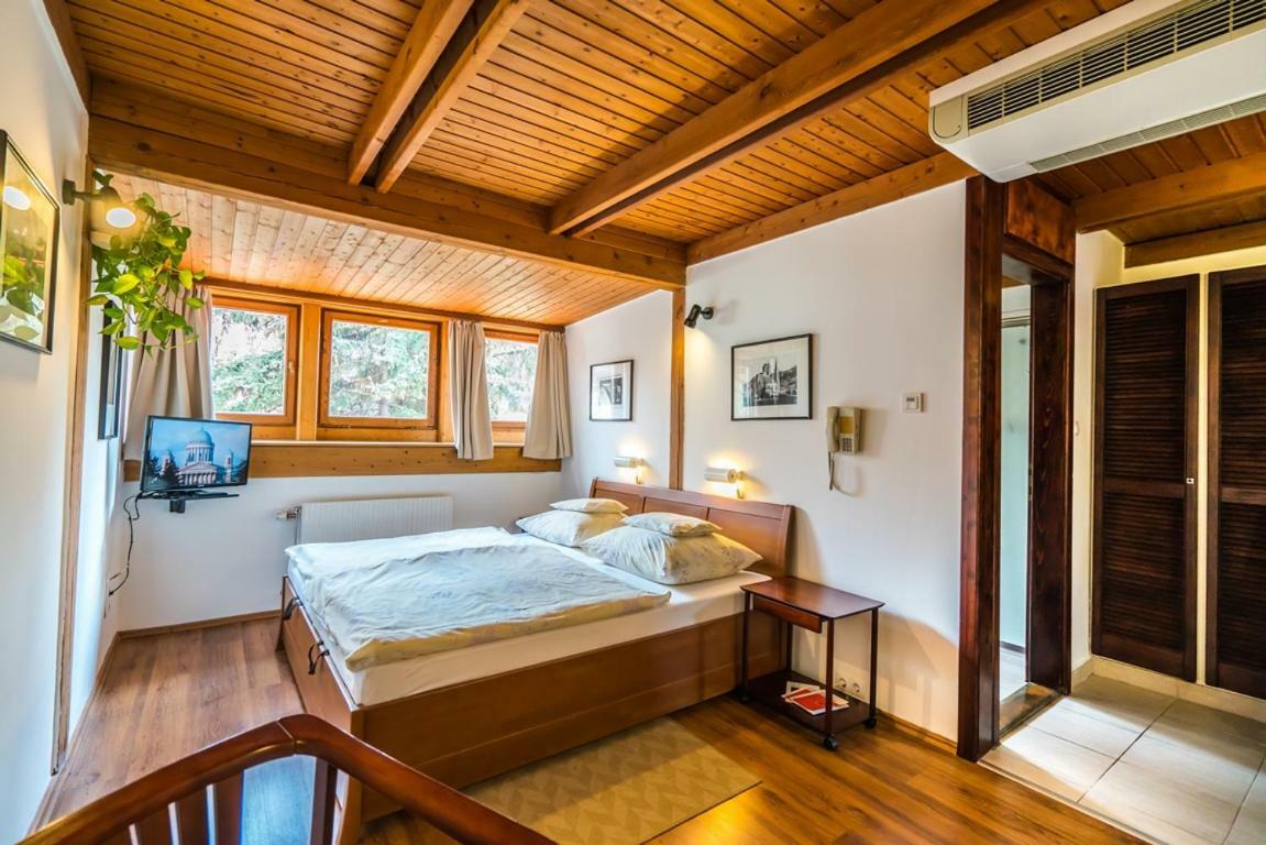 Szent Kristof Panzio Hotel Esztergom Buitenkant foto