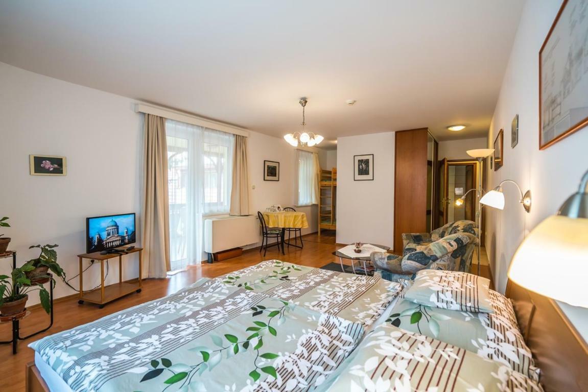 Szent Kristof Panzio Hotel Esztergom Buitenkant foto