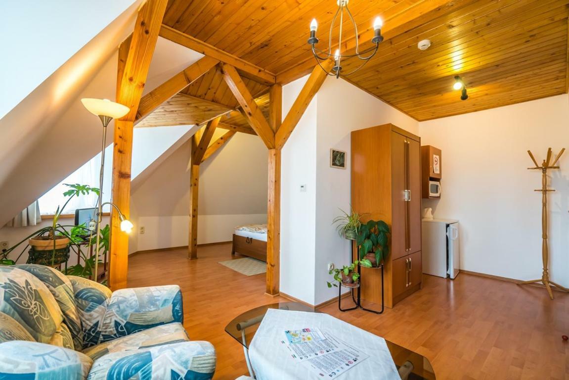 Szent Kristof Panzio Hotel Esztergom Buitenkant foto