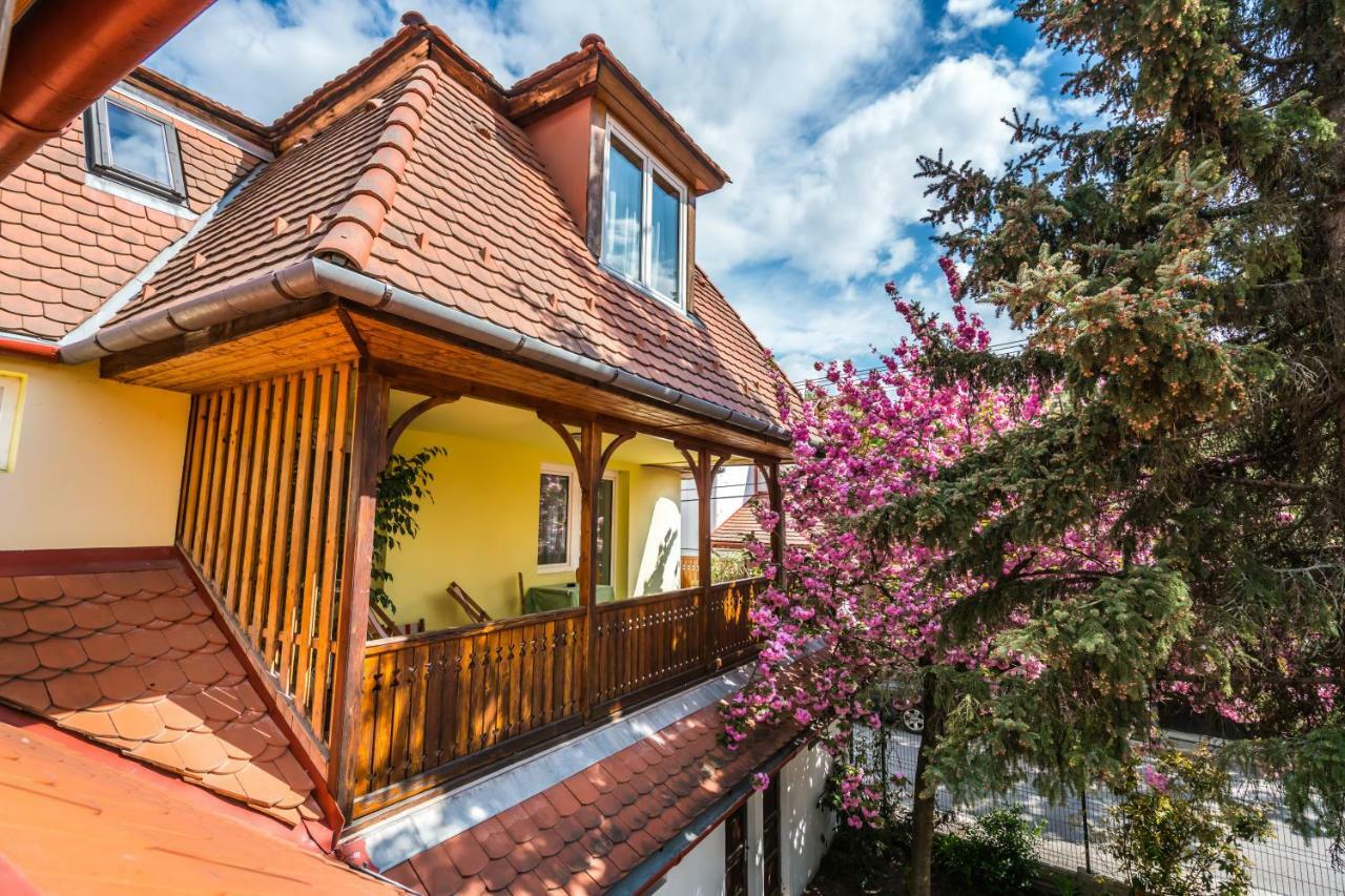Szent Kristof Panzio Hotel Esztergom Buitenkant foto