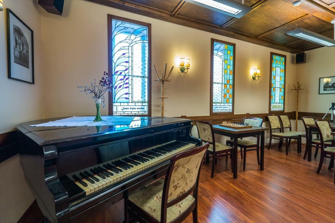 Szent Kristof Panzio Hotel Esztergom Buitenkant foto